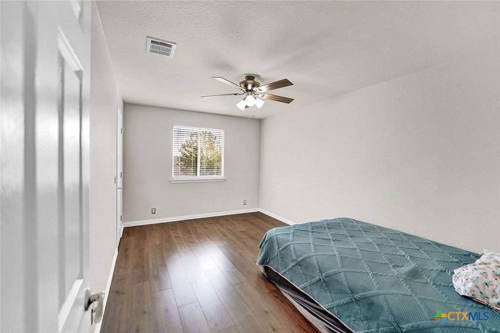 Image 24 of property listing at 113 Endeavour, Kyle, TX 78640