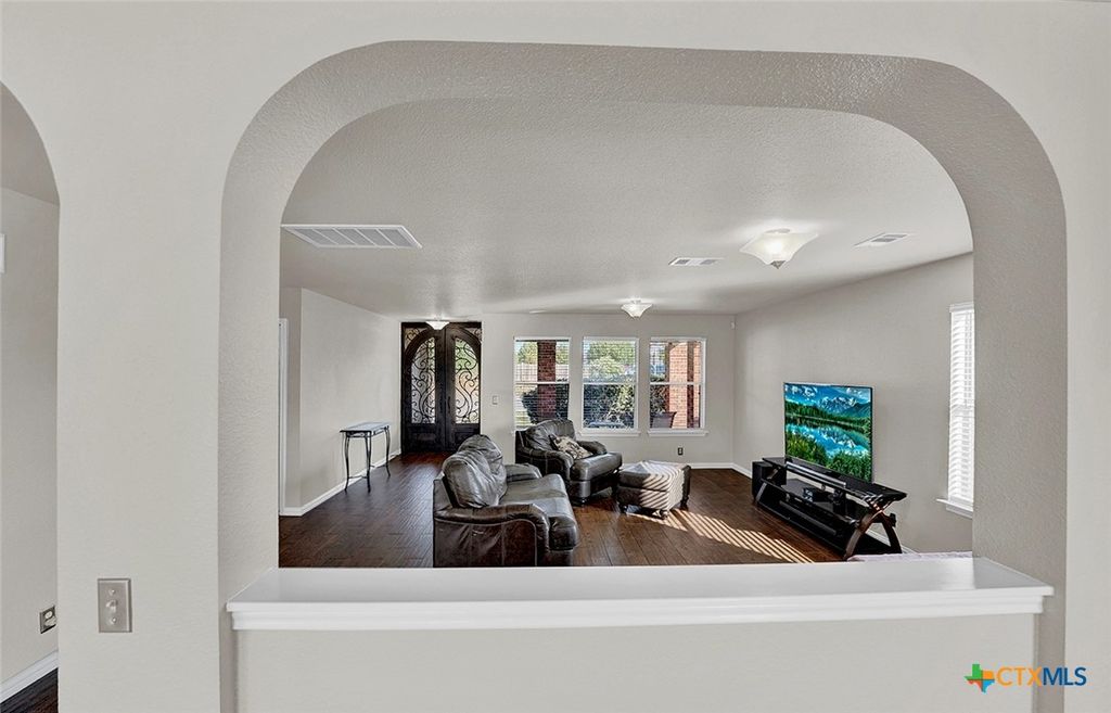 Image 8 of property listing at 113 Endeavour, Kyle, TX 78640