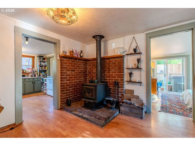 58801 Se CABIN Ln, Sandy, OR 97055