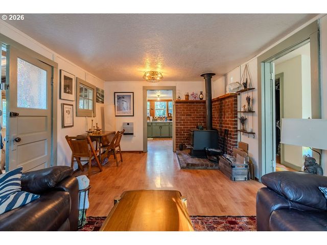 58801 Se CABIN Ln, Sandy, OR 97055