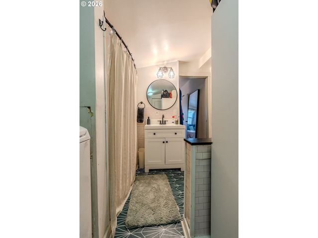 58801 Se CABIN Ln, Sandy, OR 97055