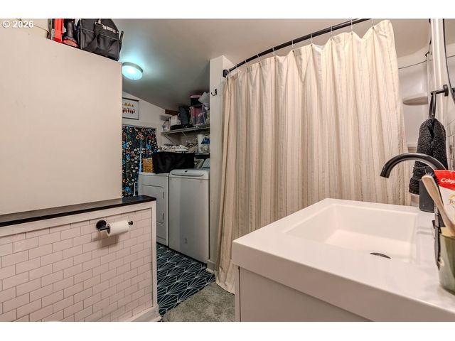 58801 Se CABIN Ln, Sandy, OR 97055