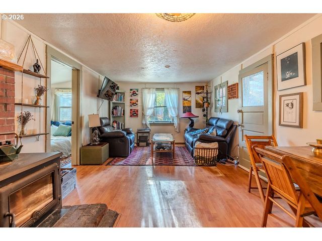58801 Se CABIN Ln, Sandy, OR 97055