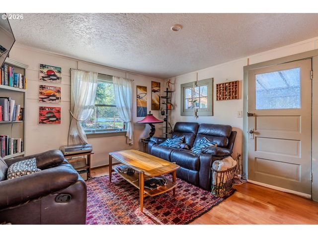 58801 Se CABIN Ln, Sandy, OR 97055