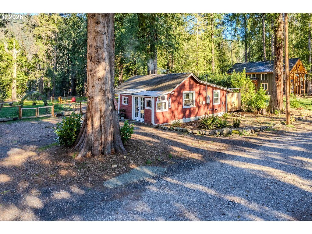 58801 Se CABIN Ln, Sandy, OR 97055