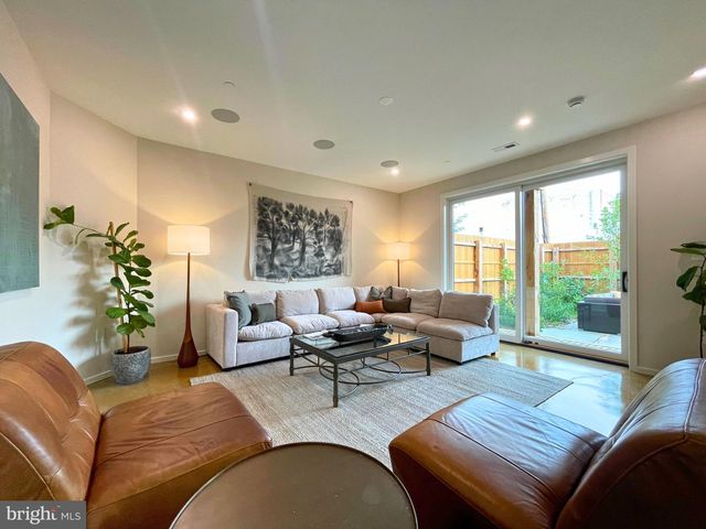 21 OVERBECK ALLEY NE, Washington, DC 20002