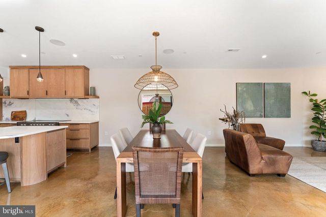 21 OVERBECK ALLEY NE, Washington, DC 20002