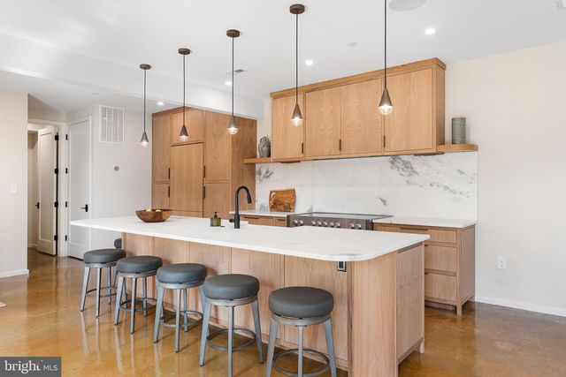 21 OVERBECK ALLEY NE, Washington, DC 20002