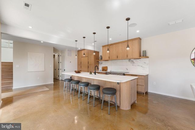 21 OVERBECK ALLEY NE, Washington, DC 20002