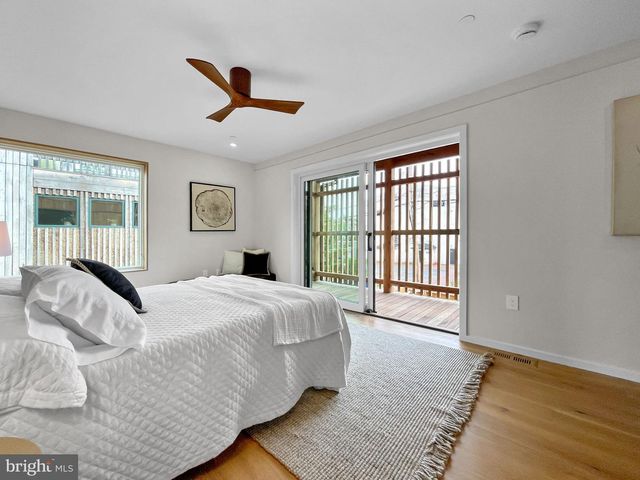 21 OVERBECK ALLEY NE, Washington, DC 20002