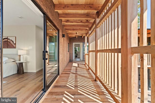 21 OVERBECK ALLEY NE, Washington, DC 20002