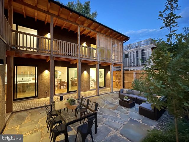 21 OVERBECK ALLEY NE, Washington, DC 20002