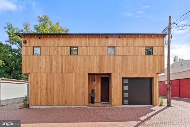 21 OVERBECK ALLEY NE, Washington, DC 20002