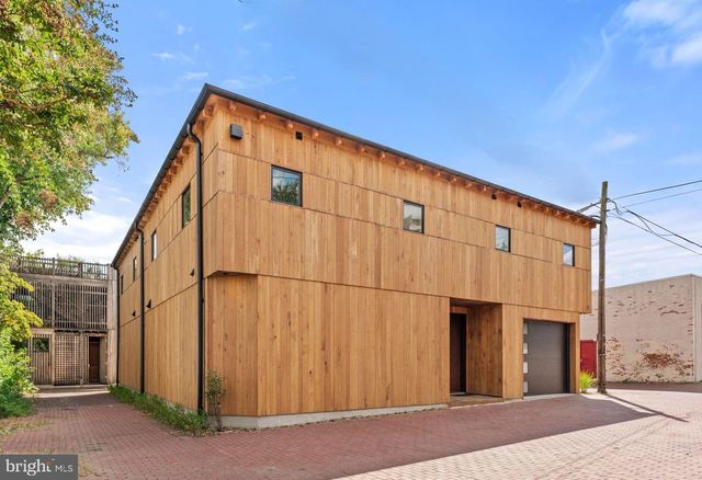 21 OVERBECK ALLEY NE, Washington, DC 20002