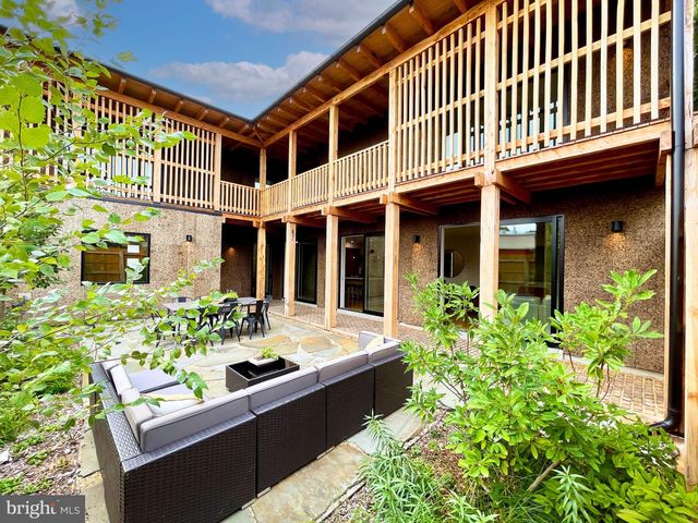 21 OVERBECK ALLEY NE, Washington, DC 20002