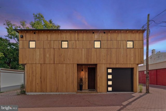 21 OVERBECK ALLEY NE, Washington, DC 20002