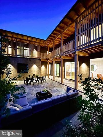 21 OVERBECK ALLEY NE, Washington, DC 20002