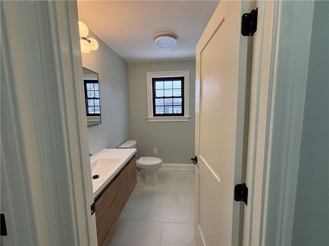 38 ASHBURNE Street, Pawtucket, RI 02861