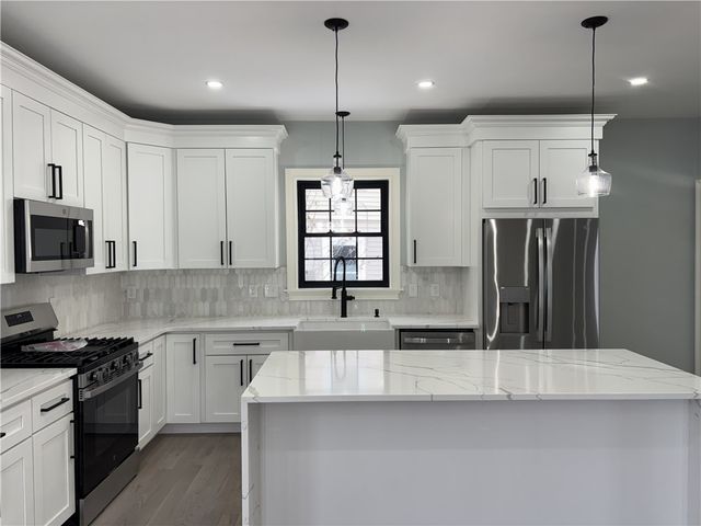 38 ASHBURNE Street, Pawtucket, RI 02861