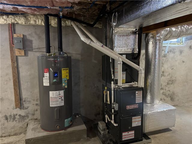 38 ASHBURNE Street, Pawtucket, RI 02861