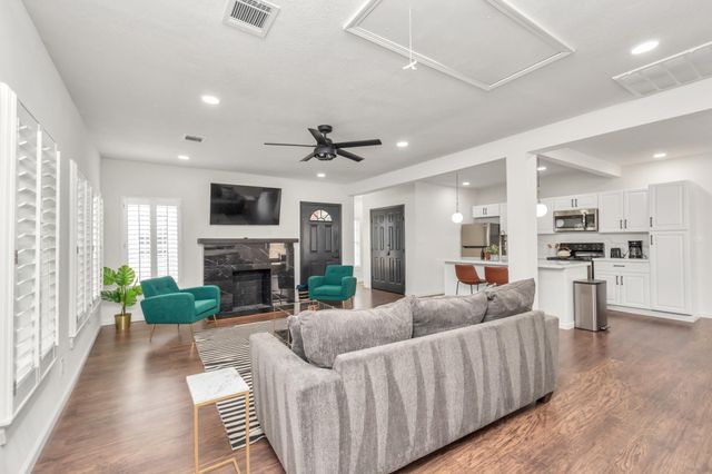 2116 Berry Street, Houston, TX 77004
