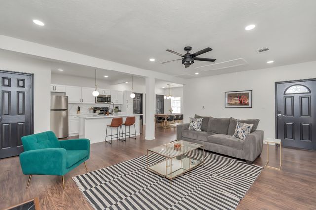 2116 Berry Street, Houston, TX 77004