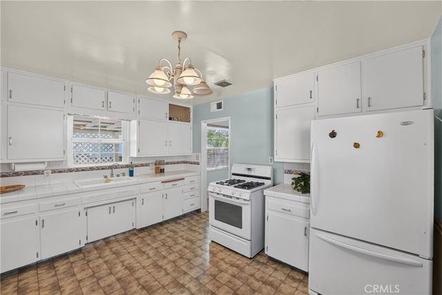 9642 Tangelo, Fontana, CA 92335