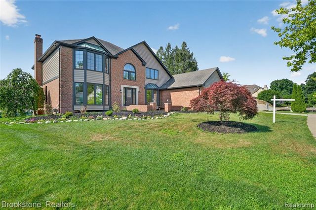 8828 Grace Street, Shelby Twp, MI 48317