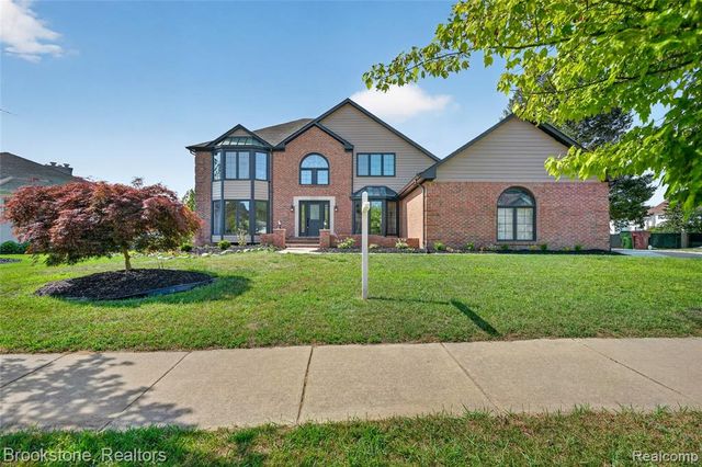 8828 Grace Street, Shelby Twp, MI 48317