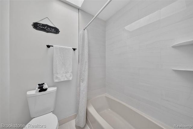 8828 Grace Street, Shelby Twp, MI 48317