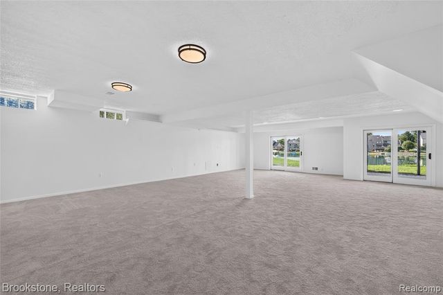 8828 Grace Street, Shelby Twp, MI 48317