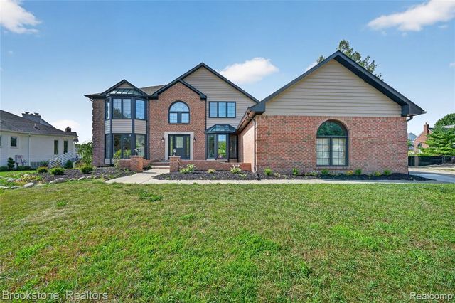 8828 Grace Street, Shelby Twp, MI 48317