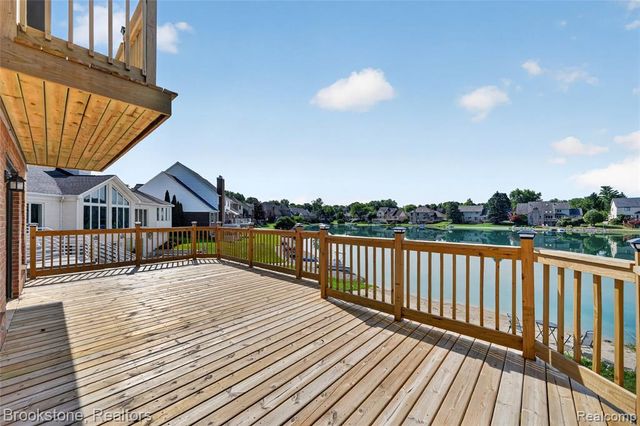 8828 Grace Street, Shelby Twp, MI 48317