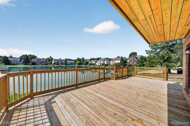 8828 Grace Street, Shelby Twp, MI 48317