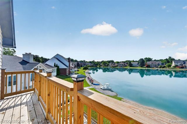 8828 Grace Street, Shelby Twp, MI 48317