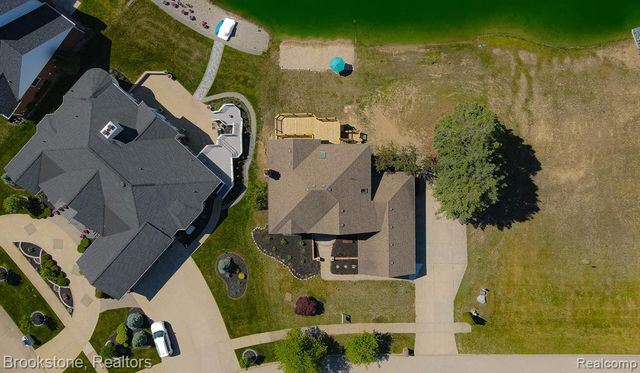 8828 Grace Street, Shelby Twp, MI 48317