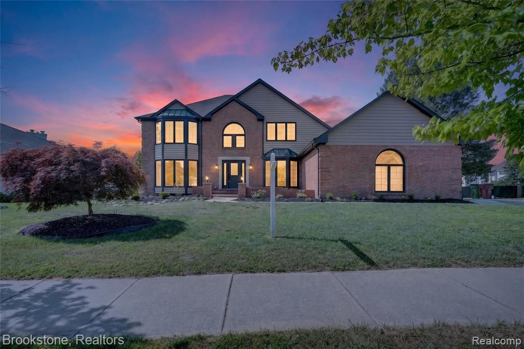 8828 Grace Street, Shelby Twp, MI 48317