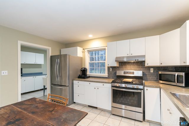 8 Oak Tree Lane, Lyme, CT 06371