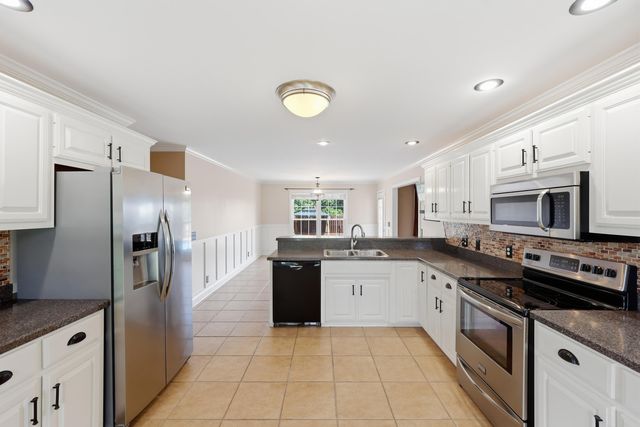 1332 Pine Meadows Drive, Lawrenceburg, KY 40342