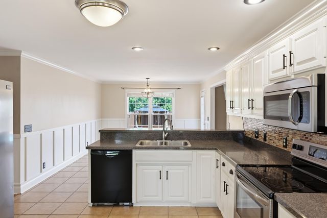 1332 Pine Meadows Drive, Lawrenceburg, KY 40342