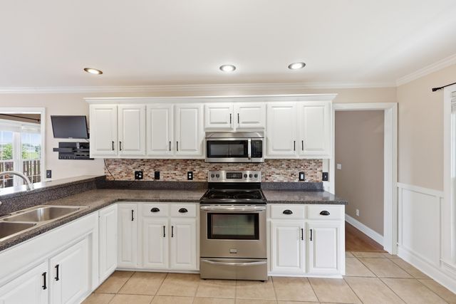 1332 Pine Meadows Drive, Lawrenceburg, KY 40342