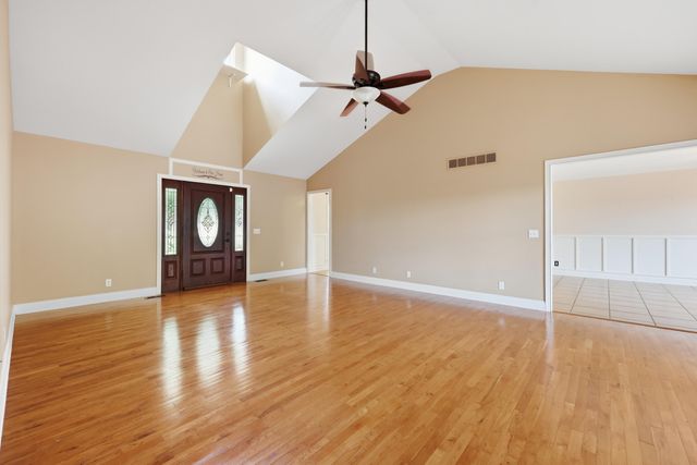 1332 Pine Meadows Drive, Lawrenceburg, KY 40342