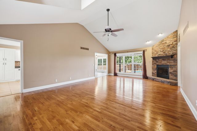 1332 Pine Meadows Drive, Lawrenceburg, KY 40342