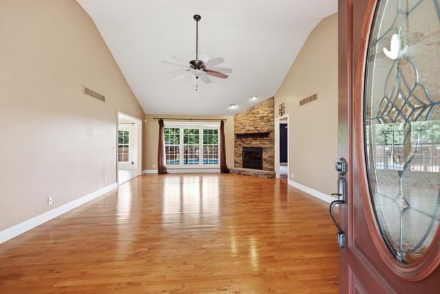 1332 Pine Meadows Drive, Lawrenceburg, KY 40342