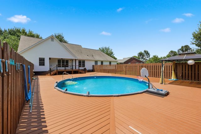 1332 Pine Meadows Drive, Lawrenceburg, KY 40342