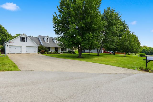 1332 Pine Meadows Drive, Lawrenceburg, KY 40342