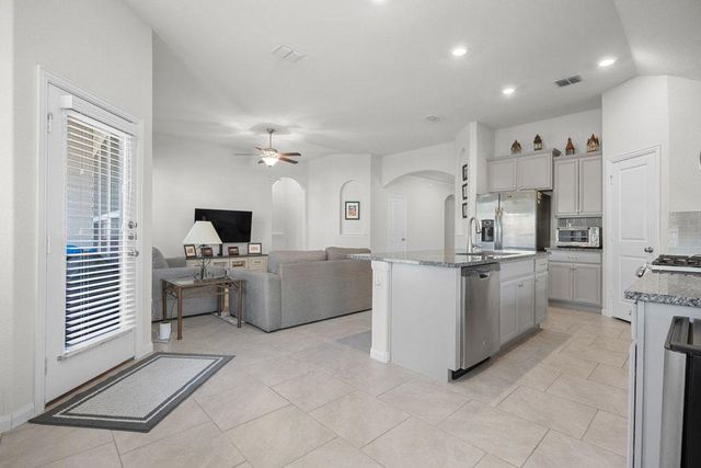 606 Linares LN, Austin, TX 78748