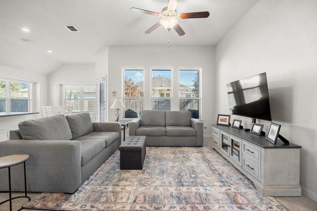 606 Linares LN, Austin, TX 78748