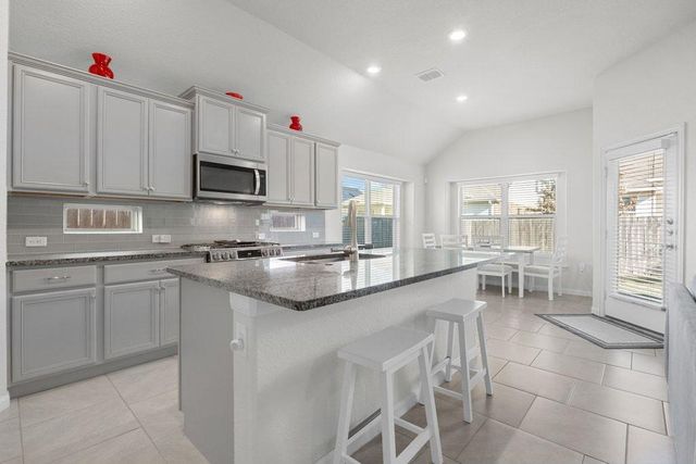 606 Linares LN, Austin, TX 78748