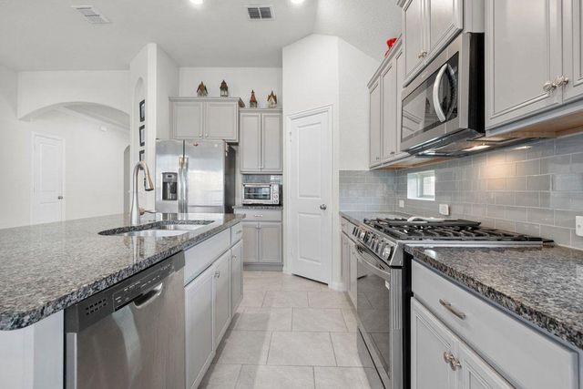 606 Linares LN, Austin, TX 78748